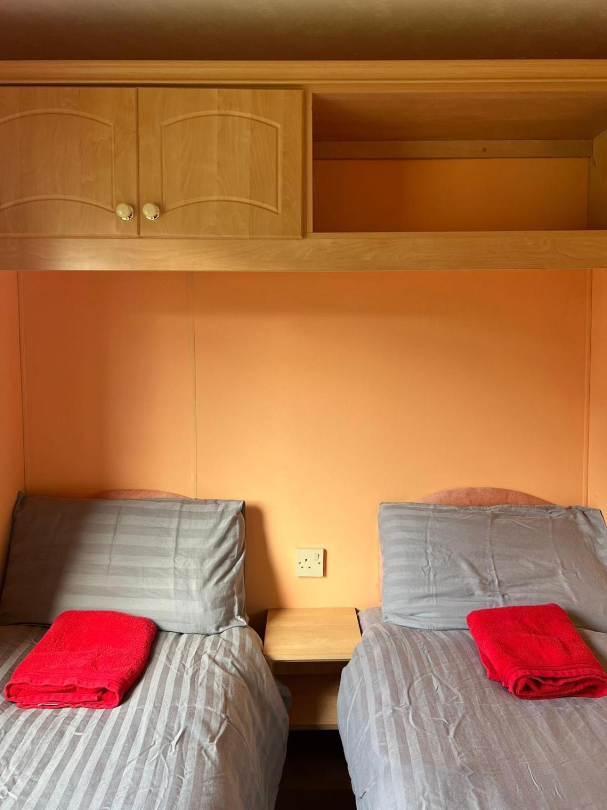Spacious 2 Bedroomed Mobile Home آبيريستويث المظهر الخارجي الصورة